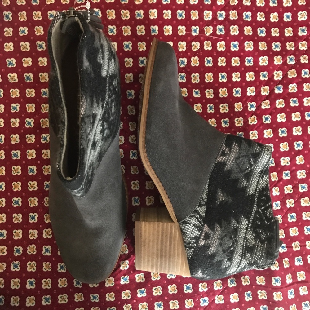 Toms booties